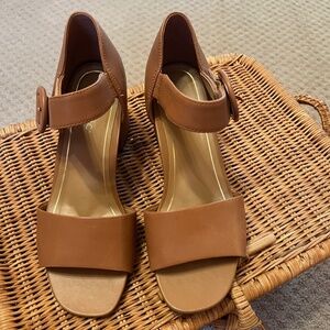 Camel leather Vionic Chardonnay Sandal